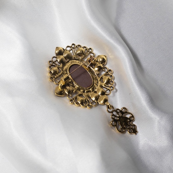 ✨Anthropologie Gwyneth Vintage Style Victorian Brooch - Picture 5 of 6